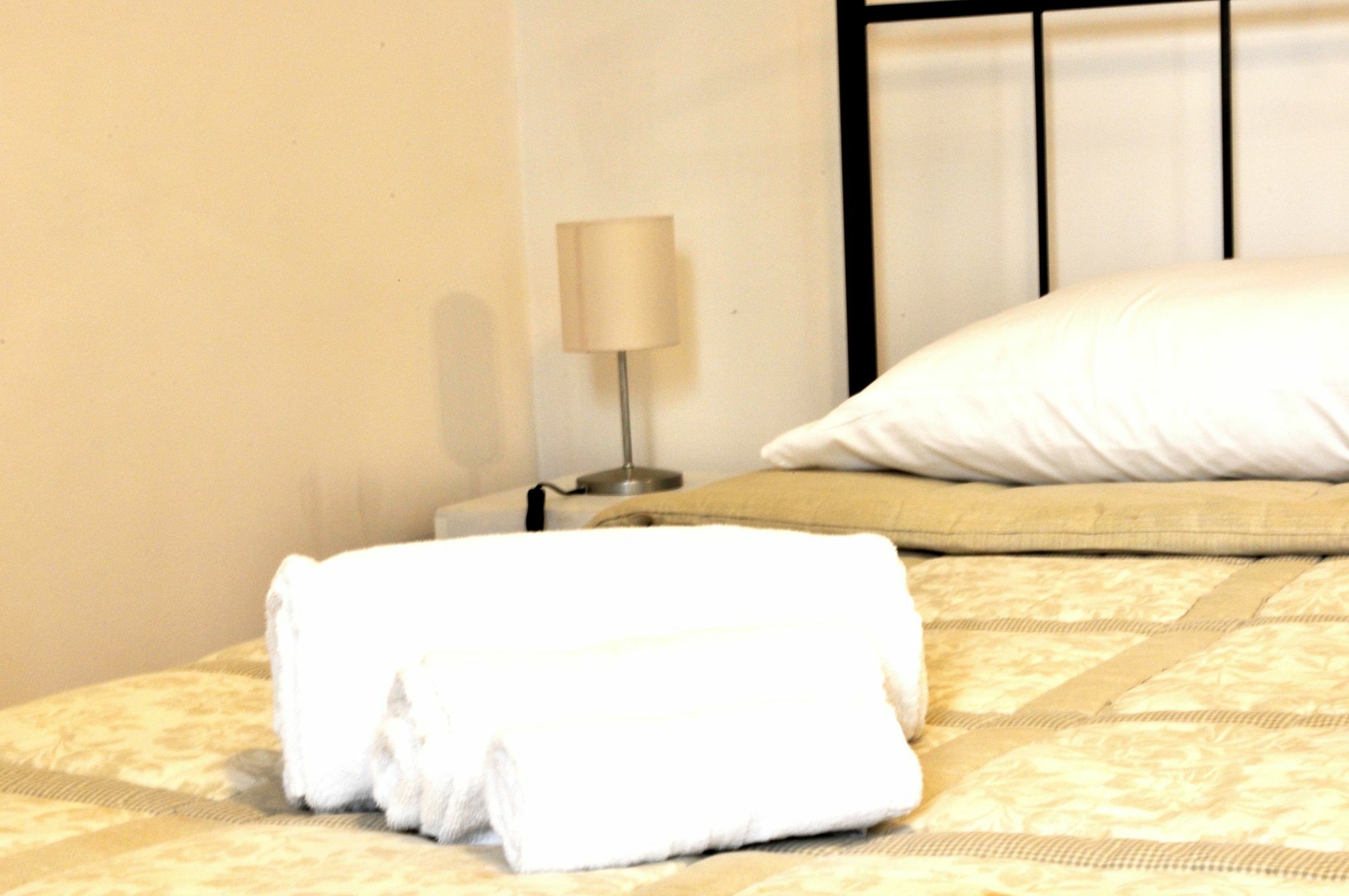 Apartment Debby Rom